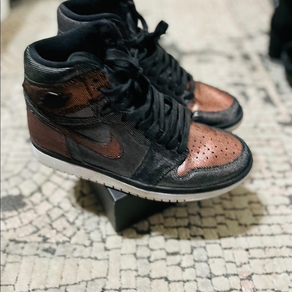 Nike Air Jordan 1 Hi OG Fearless High Top Sneaker (Women)
Size 7